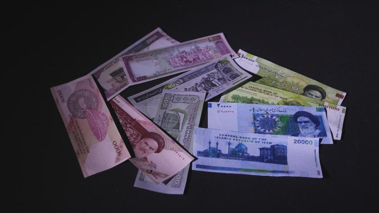 مفاجأة.. إيران تطالب النظام بـسداد ديونه