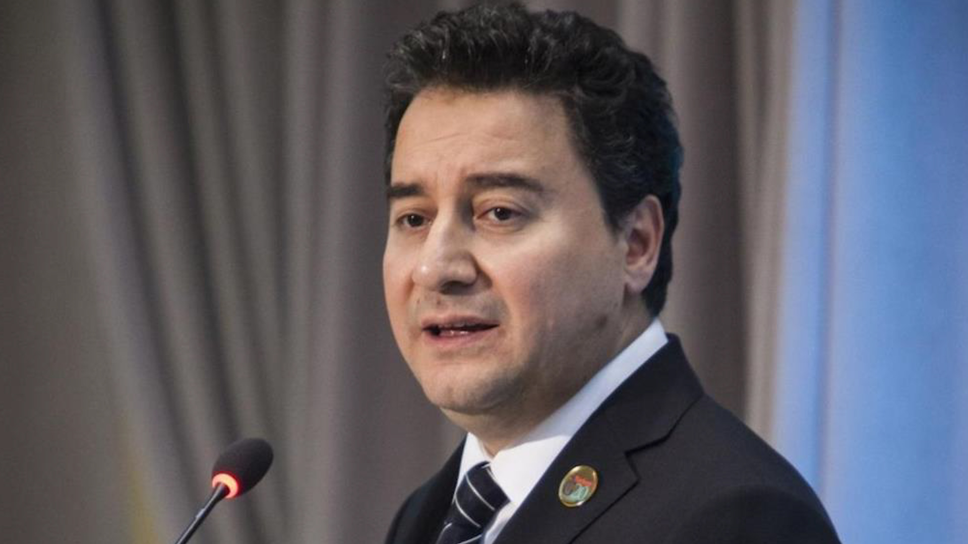 حزب جديد بزعامة حليف سابق لأردوغان يُطلق الأربعاء 