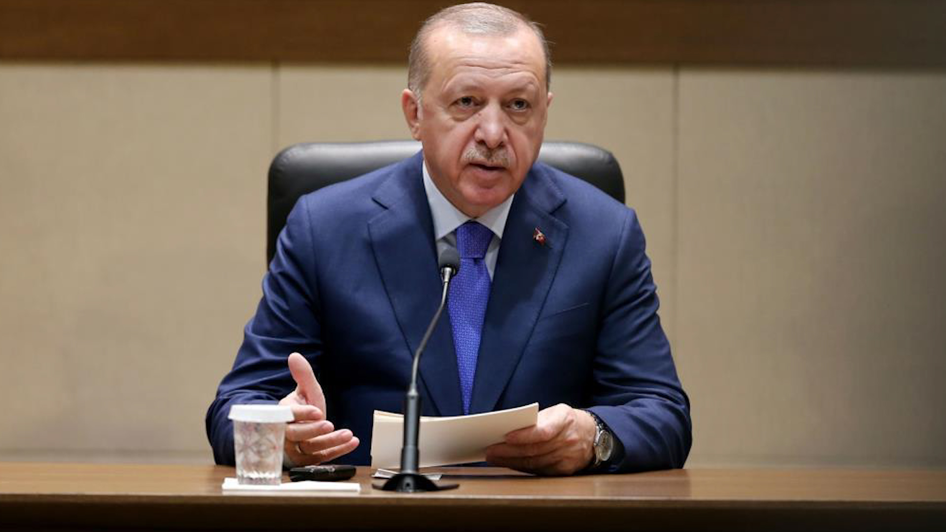 أردوغان يدعو اليونان إلى “فتح أبوابها” قبل لقائه بمسؤولي الاتحاد الأوروبي