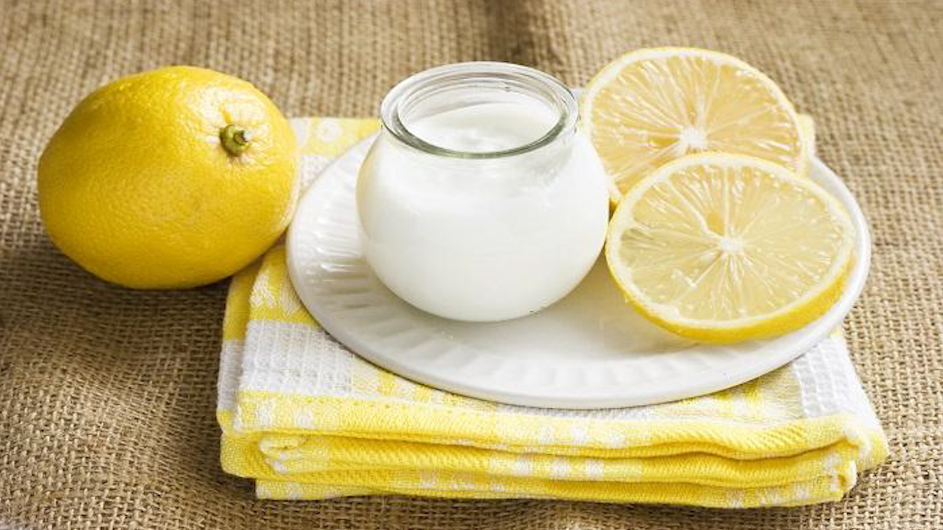 علماء: لا تتناولوا اللبن والحمضيات والخضروات النيئة على معدة فارغة