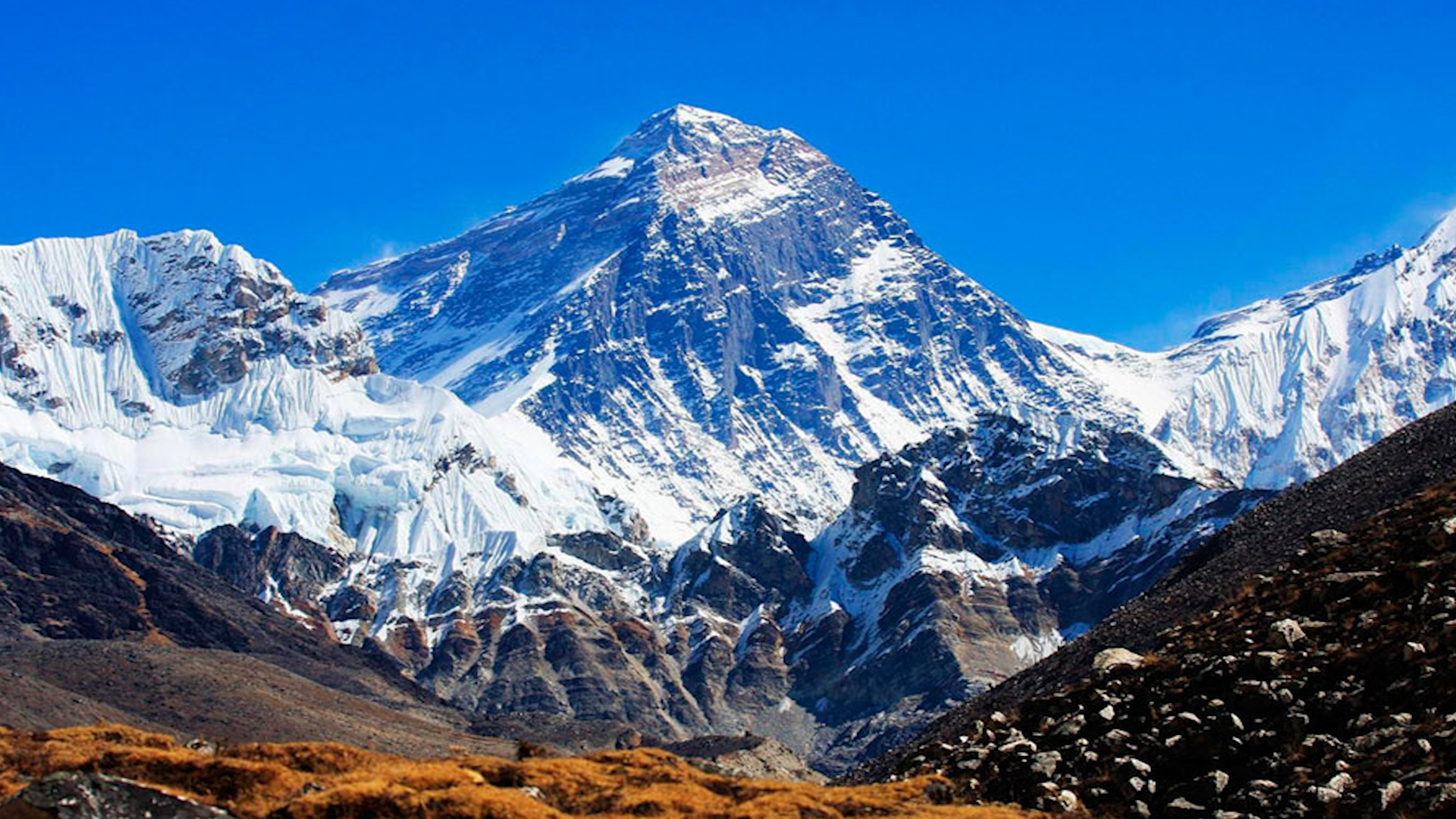 Где находится самая высокая гора эверест