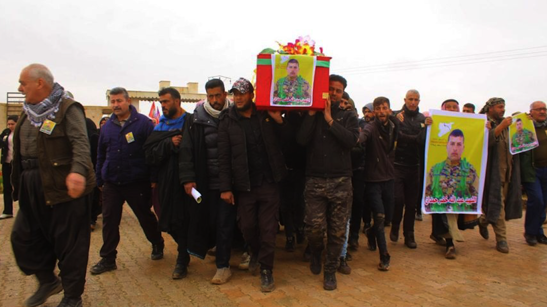 أهالي ناحية تل تمر يشيعون جثمان المقاتل عبدالله حمدان إلى مثواه الأخير