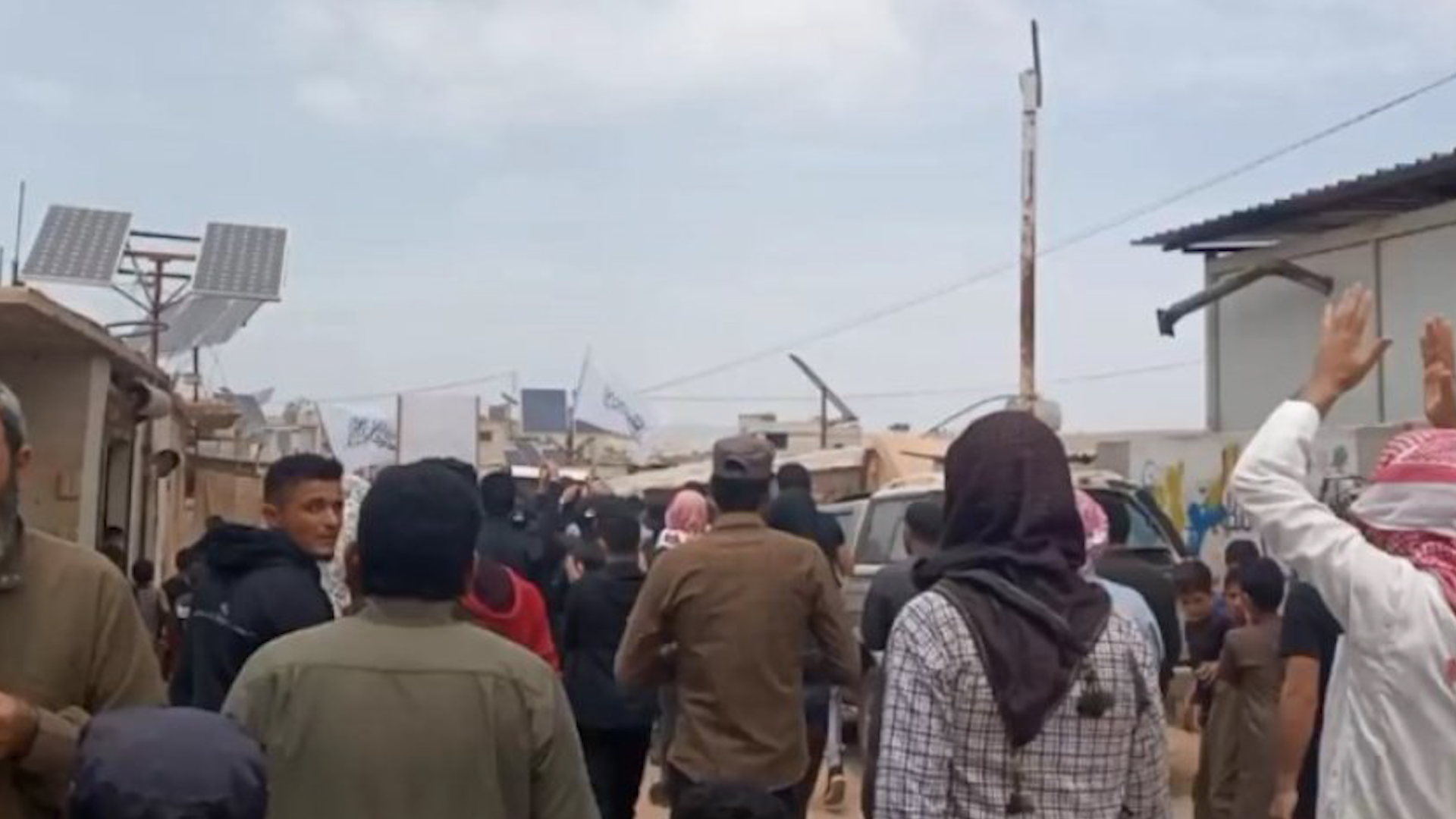 مرتزقة هيئة تحرير الشام يعتدون على محتجين في بلدة أريحا جنوب إدلب