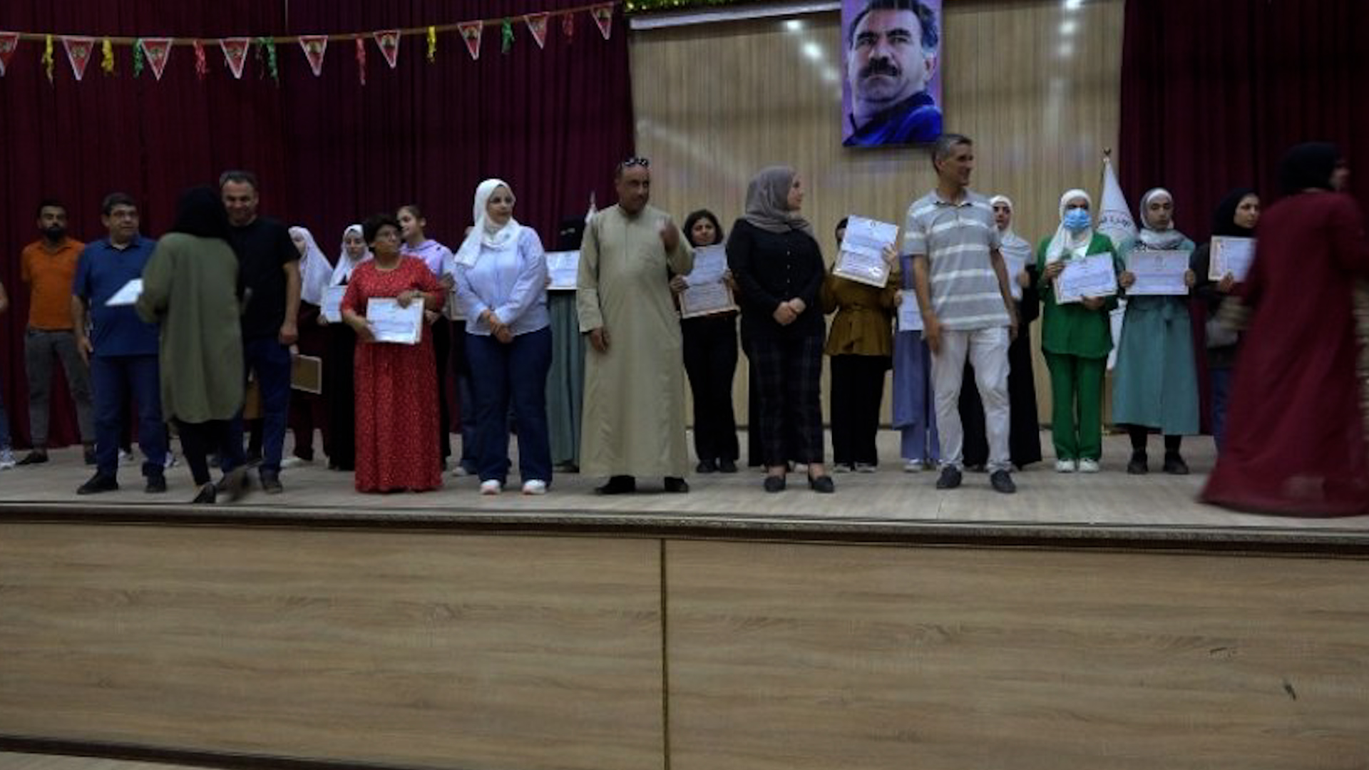 التربية والتعليم في الطبقة تكرم الناجحين في الشهادتين الإعدادية والثانوية