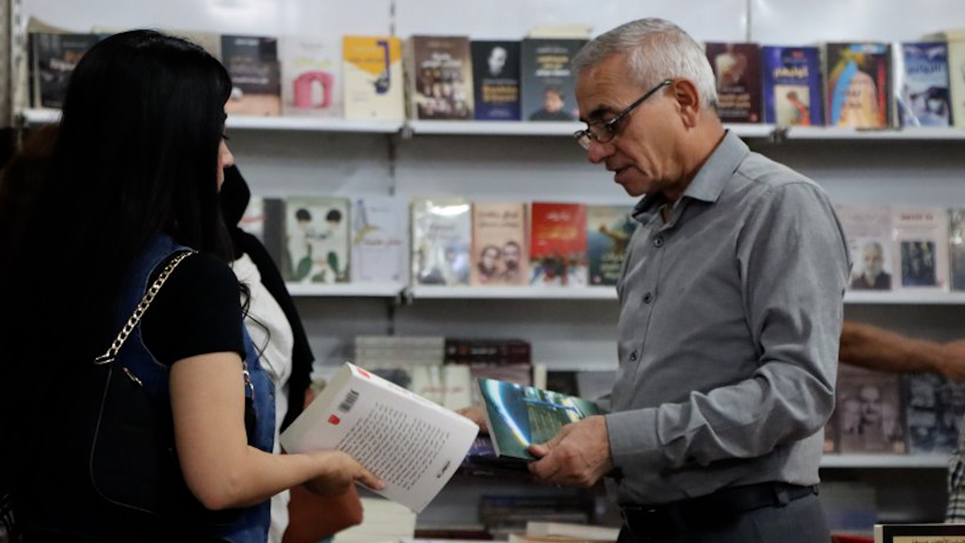 اختتام فعاليات اليوم الرابع لمعرض الشهيد هركول بمحاضرة عن الأدب الكردي