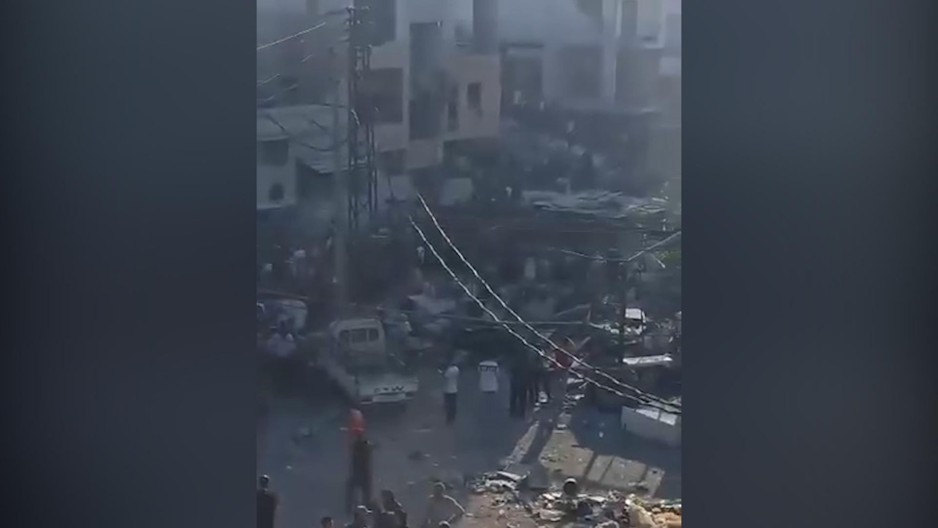 حصيلة أولية..٣ قتلى و١٢ مصابا نتيجة انفجار مجهول في مبنى في حي الرمل الجنوبي