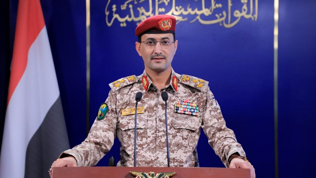 جماعة الحوثي اليمنية تعلن عن “اشتباك” مع القطع الحربية الأمريكية في البحر الأحمر