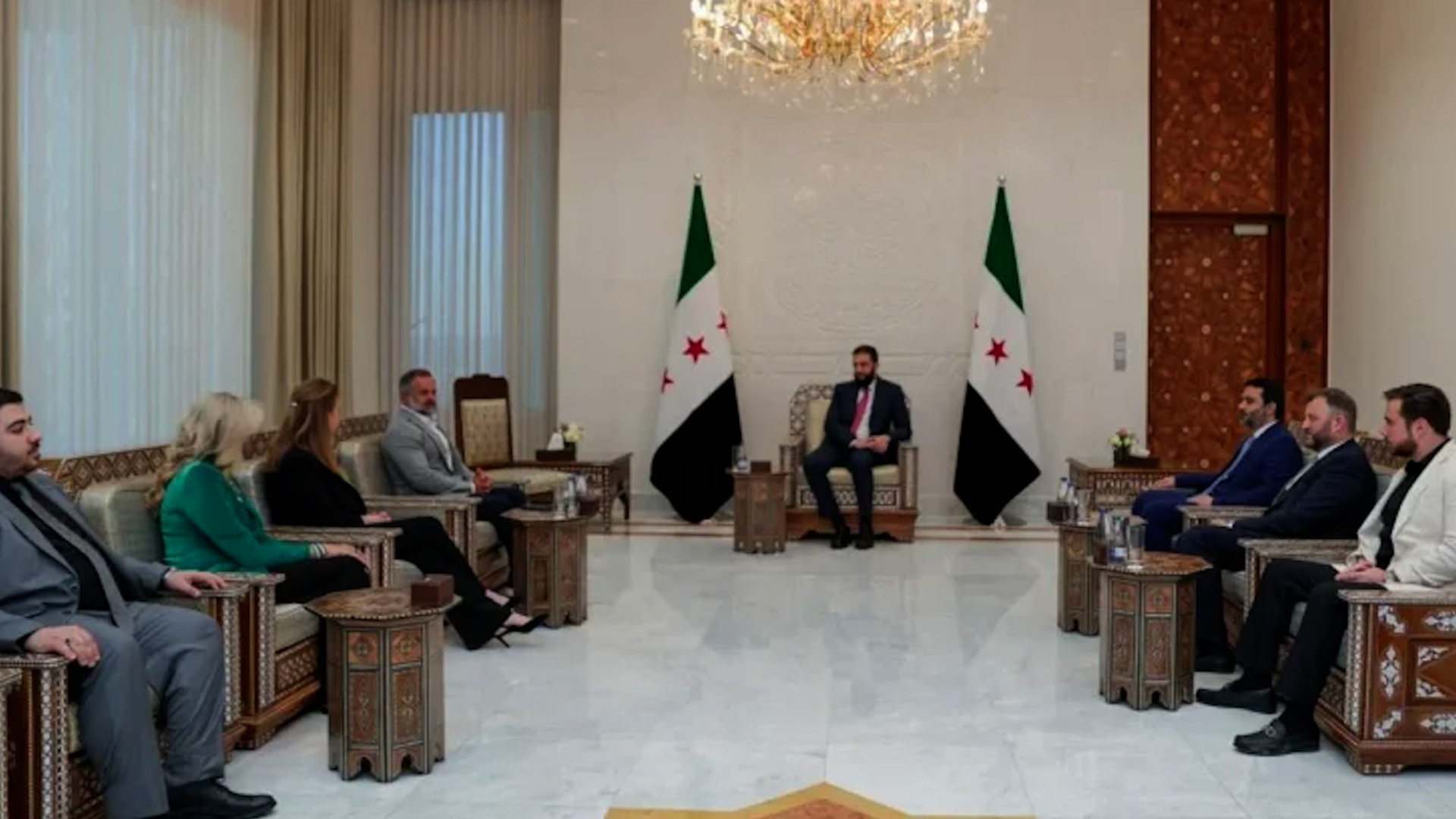 دمشق: لقاء الشيباني وعضو الكونغرس الأميركي يأتي ضمن اتصالات فك العزلة
