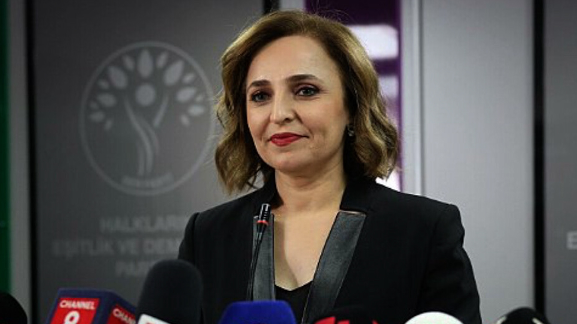 المتحدثة باسم دام بارتي: القضية الكردية لا يمكن فصلها عن مسار ديمقراطية تركيا