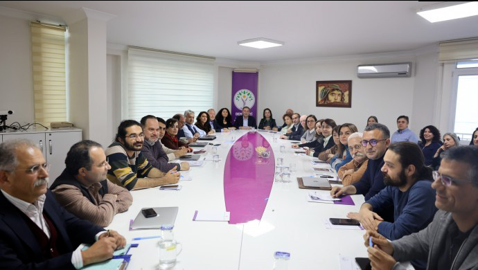 وفد حزب المساواة وديمقراطية الشعوب يلتقي أردوغان غدا في أنقرة