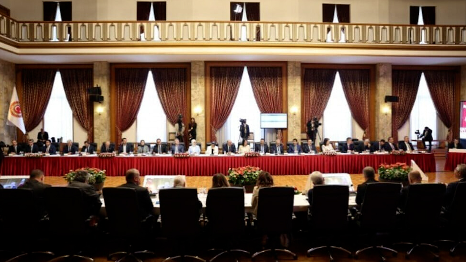 اللجنة البرلمانية الخاصة بالقضية الكردية تعتمد مسوّدة عمل تتضمن 12 بنداً