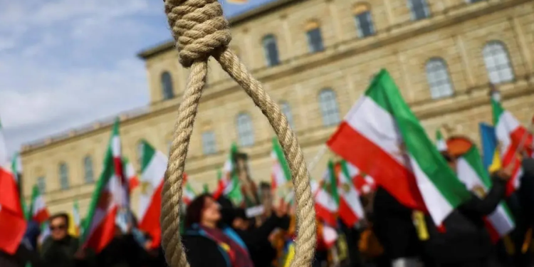 “إيران: تنفيذ حكم الإعدام بحق معتقل من انتفاضة “المرأة، الحياة، الحرية