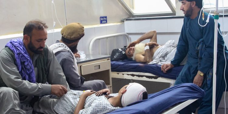 زلزال عنيف يودي بحياة نحو 500 قتيل وألف مصاب في شرق أفغانستان