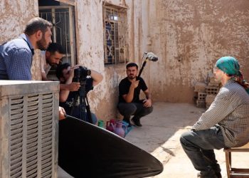 الأيادي الخفية..فيلم وكتاب يوثّقان جهود العاملين بعيداً عن الأضواء في قامشلو
