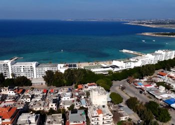 أهالي الساحل..بين نظريات الثورات وواقعهم الميداني تقرير: فريال يوسف