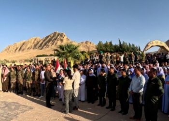 أهالي شنكال يستقبلون رسالة القائد عبد الله أوجلان لهم بحفاوة كبيرة