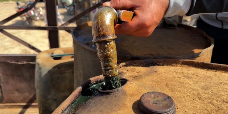 توزيع 33 مليون لتر من مازوت التدفئة المدعوم على أهالي مقاطعة دير الزور