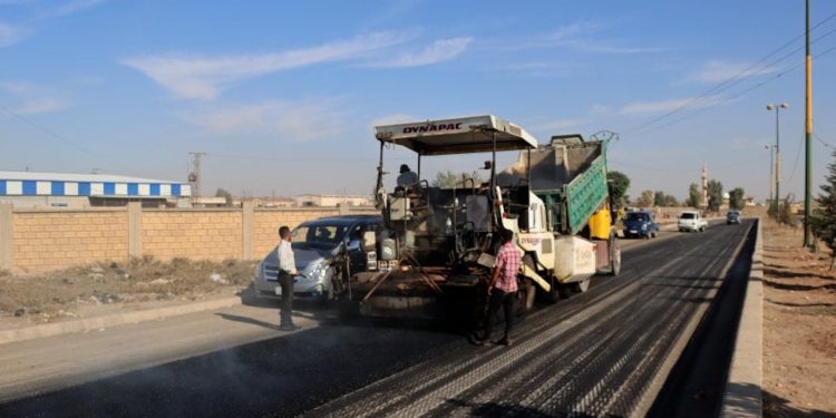 بعد توقف لأسبوع..بلدية الشعب في قامشلو تواصل تأهيل الحزام الشمالي