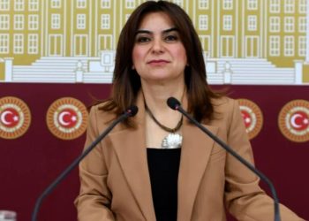 النائبة كلستان :عبر القائد بوضوح عن إرادة جميع الشعوب من أجل حياة مشتركة