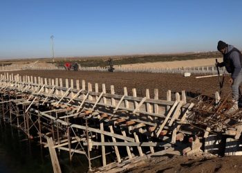 اتحاد بلديات مقاطعة الطبقة يواصل تنفيذ مشروع تأهيل جسر اليمامة-تقرير: هبة فتيح