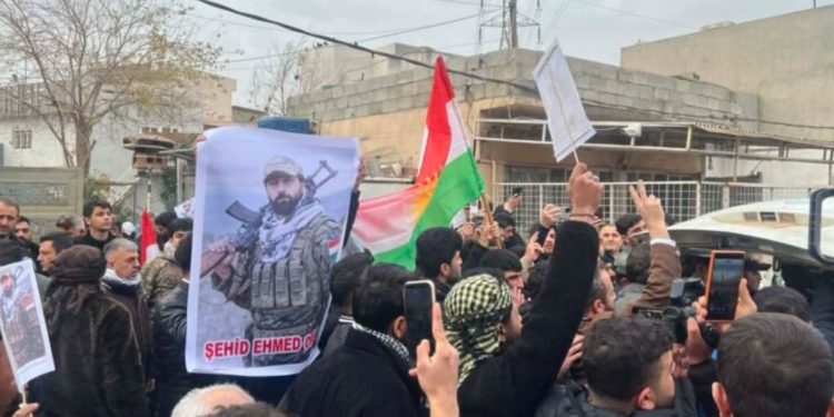 جنوب كردستان..أهالي كركوك يشيعون جثمان شهيد الوحدة الوطنية أحمد عمر