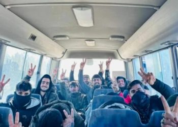 تلبية للنفير العام.. انطلاق الدفعة الثالثة من الكرد في مدينة السليمانية إلى روج آفا