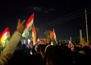 مظاهرة داعمة لمقاومة روج آفا في هولير ومنددة بالصمت الأمريكي