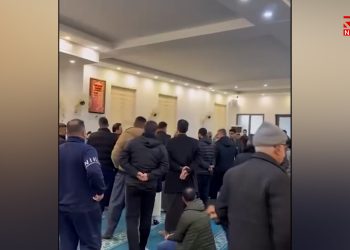 مصلون في أحد مساجد كركوك يحتجون على رفض الإمام الدعاء لروج آفا