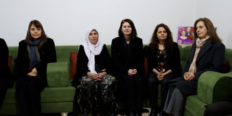 وفد شمال كردستان ومؤتمر ستار يناقشان الهجمات على المنطقة