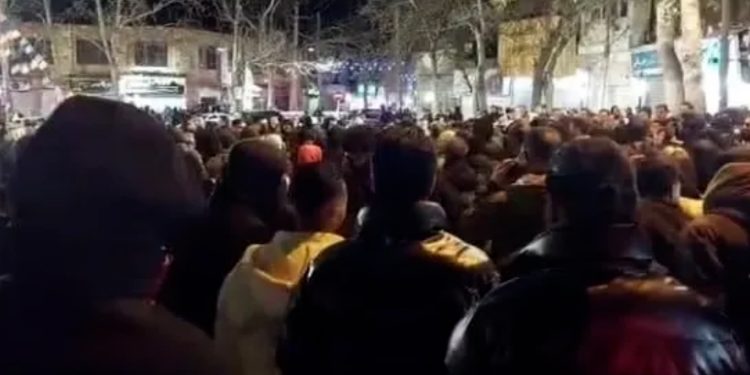 أحزاب شرق كردستان تؤكد دعمها للاحتجاجات وتوحيد الجهود لدعم الحراك الشعبي