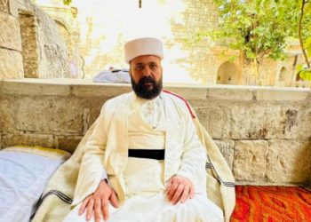 بابا شيخ الإيزيدي يطلق نداء عاجلا لحماية روج آفا من الهجمات