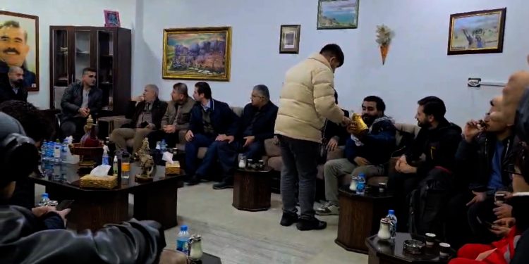 وصول 19 طبيباً من السليمانية وهولير إلى روج آفا