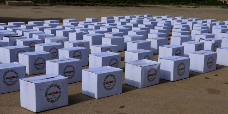 1100 عائلة تستفيد من سلّات غذائية في قامشلو