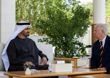 رئيس الإمارات يلتقي السناتور ليندسي غراهام في أبو ظبي
