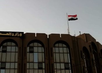 من 61 دولة..العراق يكشف جنسيات عناصر “داعش” المنقولين من سوريا