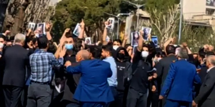 مع انطلاق الفصل الدراسي الجديد..احتجاجات طلابية في الجامعات الإيرانية