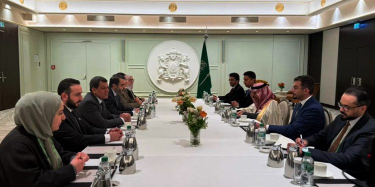 مظلوم عبدي وإلهام أحمد وأسعد الشيباني يلتقون بوزير الخارجية السعودي في ميونخ