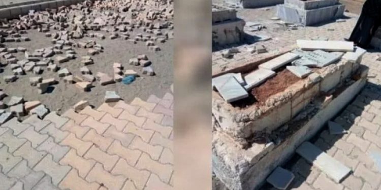 عوائل الشهداء في كوباني تدين تخريب مزارات الشهداء في الرقة