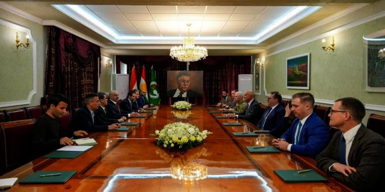 السليمانية..اجتماع ثلاثي يجمع بافل طالباني ومظلوم عبدي بالمبعوث الأميركي توم باراك