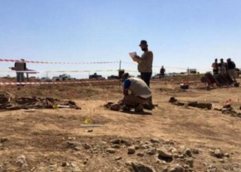 العثور على مقبرة جماعية تضم رفات 7 أشخاص وجثة متحللة في ريف البوكمال