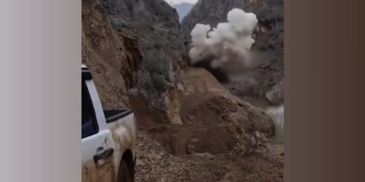 الاحتلال التركي يشق طريقا في جبال وادي رشآفا بدهوك لنقل معدات عسكري إلى جنوب كردستان