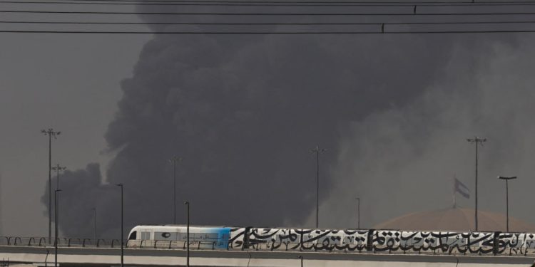 إيران: مقتل 40 جنديا أمريكيا وإصابة 70 آخرين في هجمات استهدفت قاعدة عسكرية بدبي