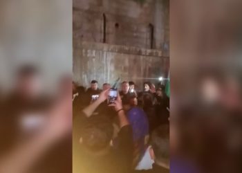 محافظ الحسكةً وناىب قائد قوى الامن يوقدون شعلةً نوروز في دمشق