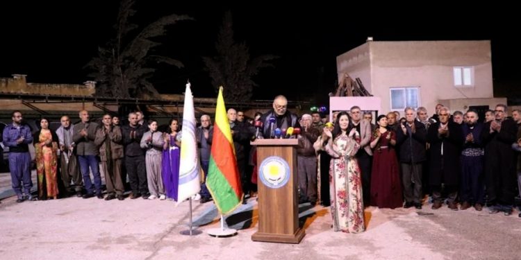 إيقاد شعلة نوروز والإدلاء ببيان في كوباني