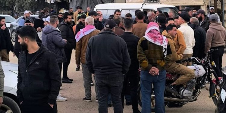 احتجاج في بلدة زاكية بريف دمشق للمطالبة بالإفراج عن الموقوفين وضمان حقوقهم