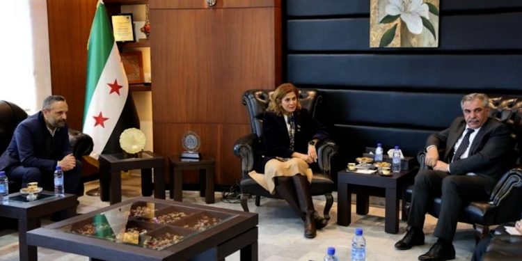 محافظ الحسكة يجري لقاءات مع مسؤولي ووزراء الحكومة المؤقتة خلال زيارته لدمشق