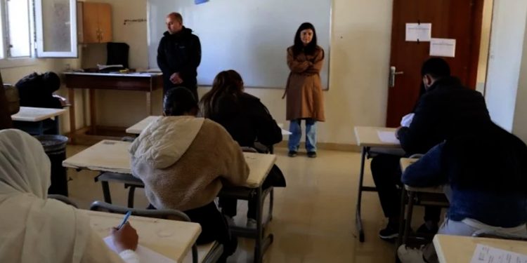 جامعة كوباني تبدأ امتحانات الفصل الأول لنحو ألفي طالب من مختلف الأقسام