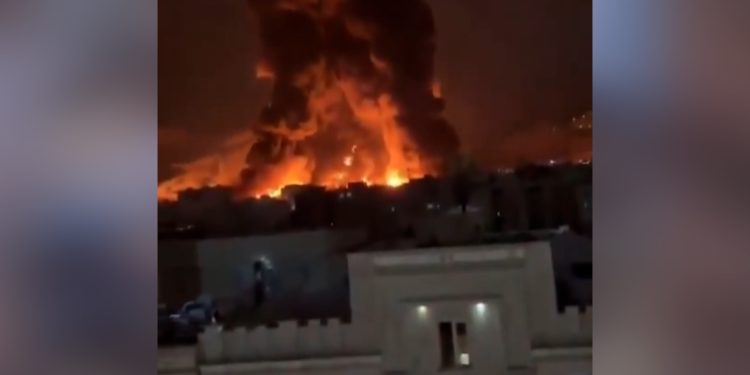 استهداف رصيف بحري جنوب إيران يودي بحياة خمسة أشخاص وإصابة آخرين