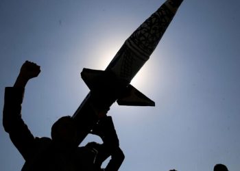 اليمن يؤكد نقل خبراء الحرس الثوري لدعم هجمات الحوثيين على إسرائيل