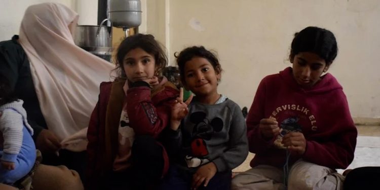 معاناة النزوح تتجدد: رحلة شاقة لعائلات شمال وشرق سوريا وسط نقص الدعم